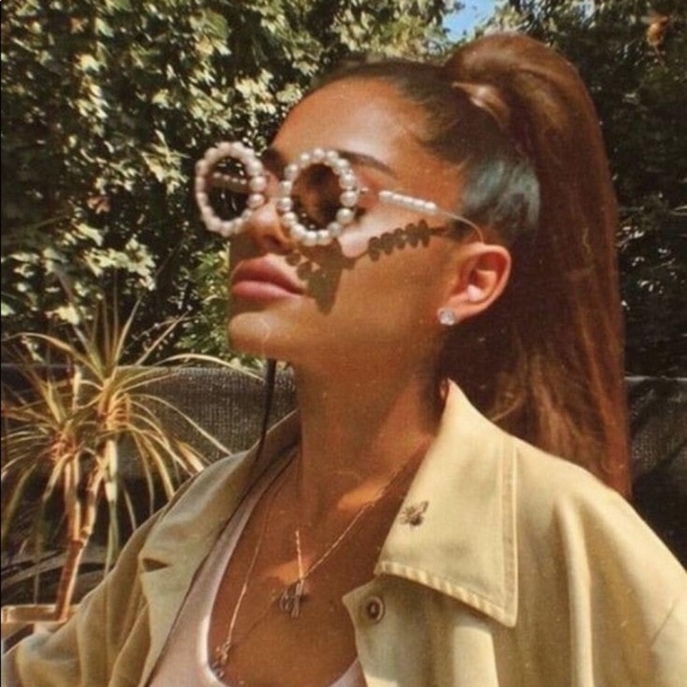 Meet your Posher, Shrugg